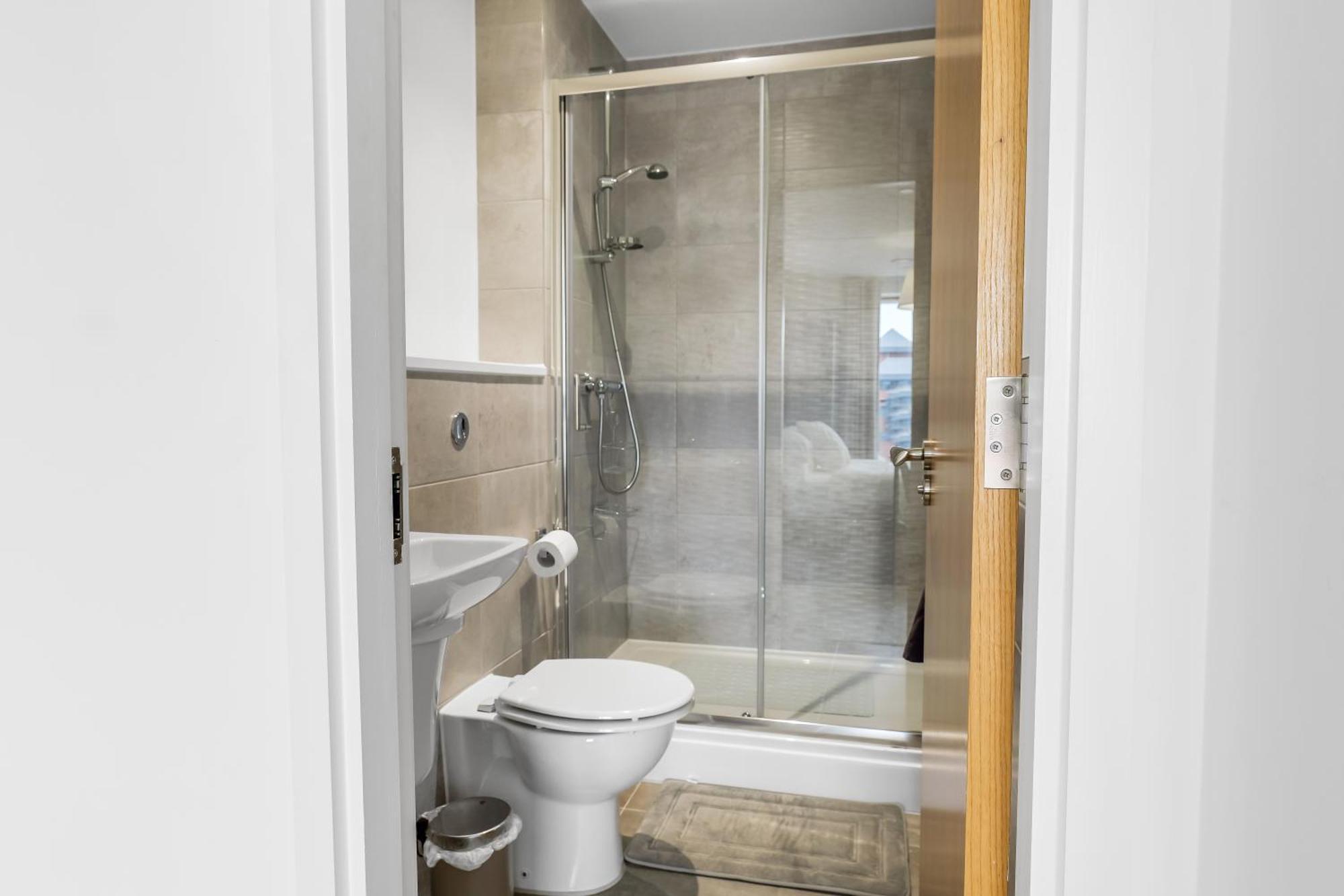 High Rise 2 Bedroom & 2 Bath Apartment With Parking, Balcony & Amazing View Manchester Kültér fotó