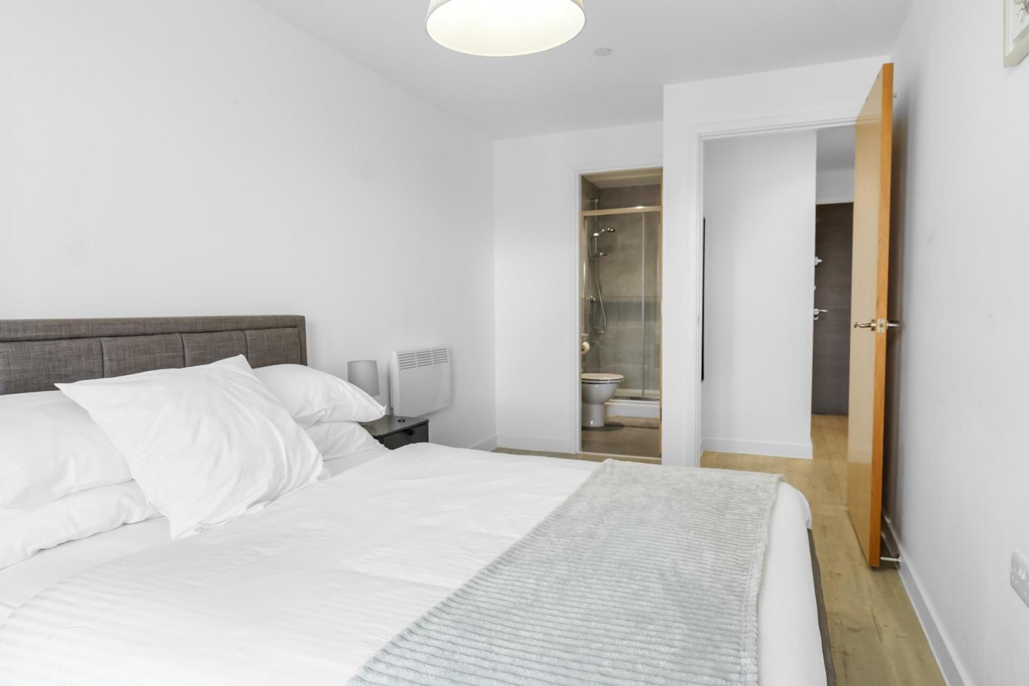 High Rise 2 Bedroom & 2 Bath Apartment With Parking, Balcony & Amazing View Manchester Kültér fotó